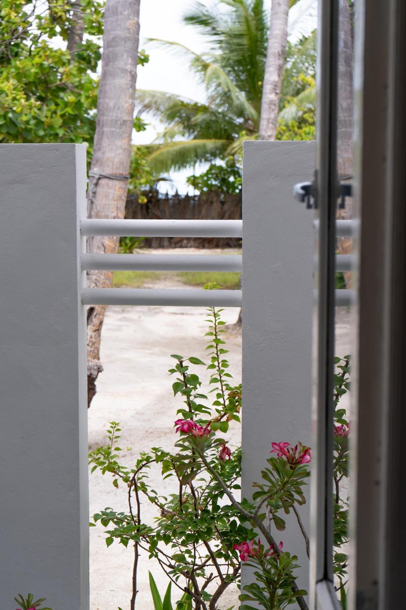 Vaali Maldives Island Escapes & Dive Hotel Felidhoo Kültér fotó